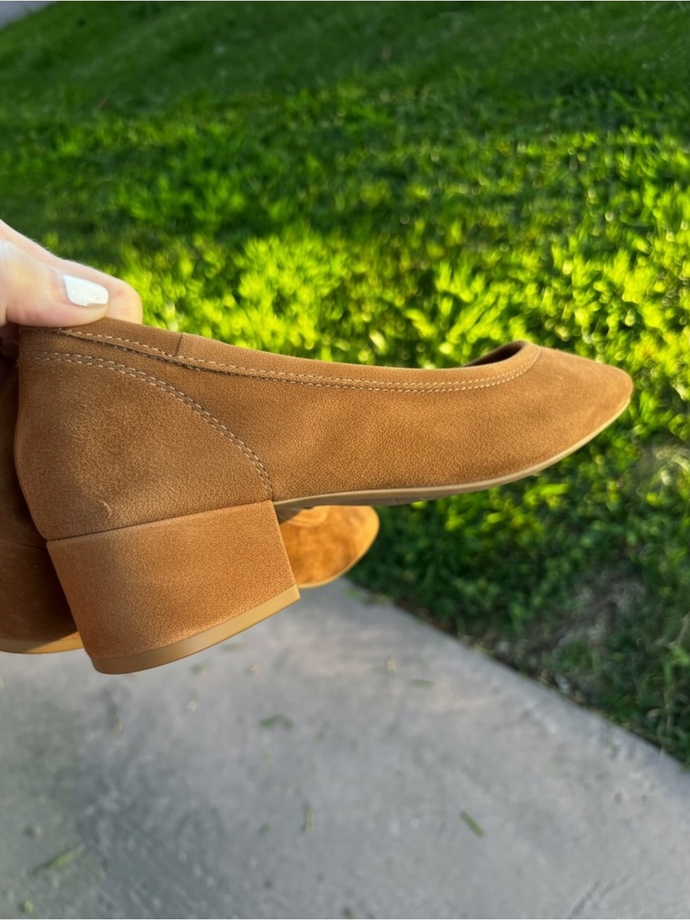 STEVE MADDEN Mollie Tan Suede Block-Heel Pumps (9) - Picture 7 of 7